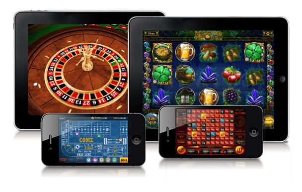 2 surfplattor och 2 mobiler med online casino på skärmarna